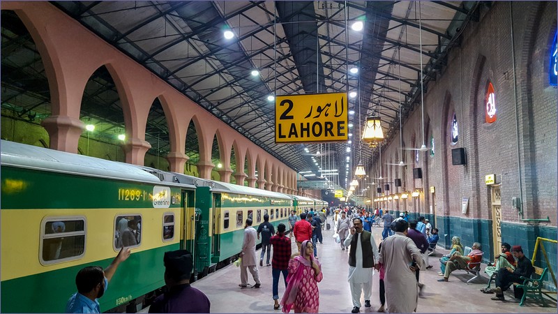 Trains in Pakistan