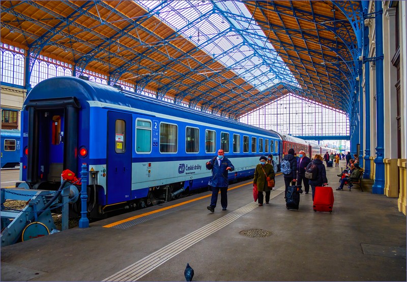 Prague to Budapest train