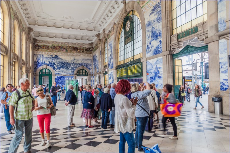 Trains in Porto