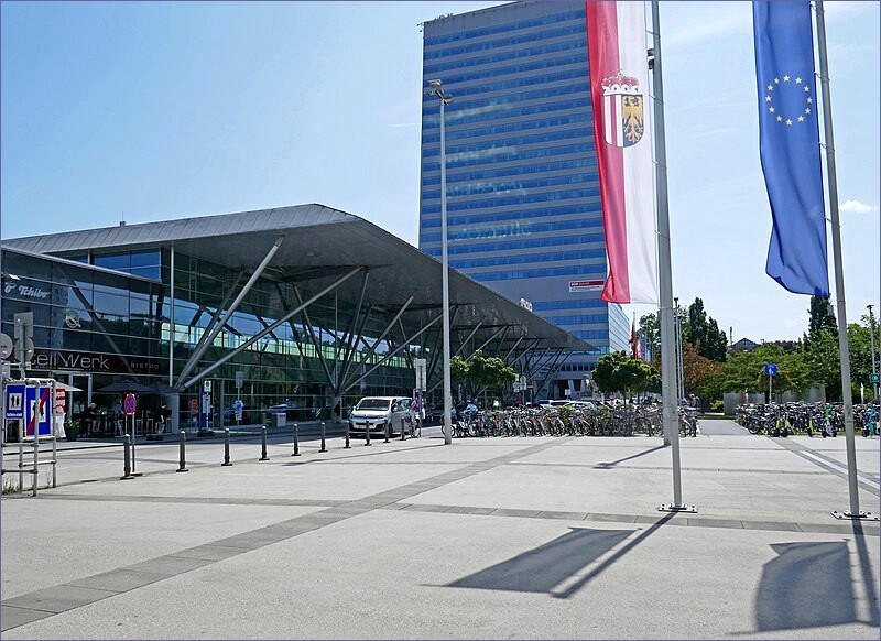 Linz Hbf train station