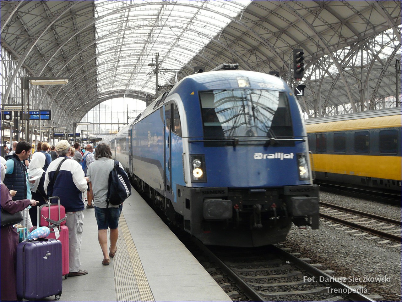 Trains from Prague to Brno